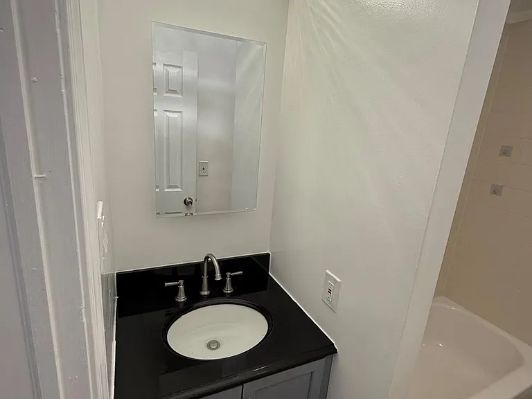 1920 N Darien St — Photo 11