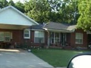 315 E Columbus St, West, TX 76691