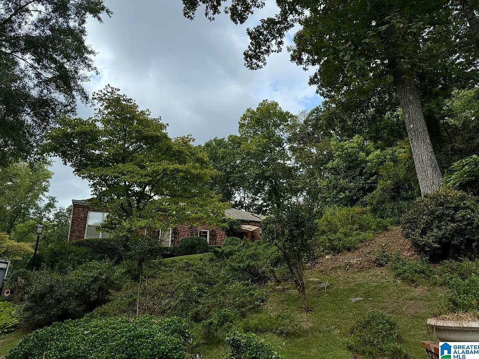 2nd image of 4120 Sharpsburg Dr