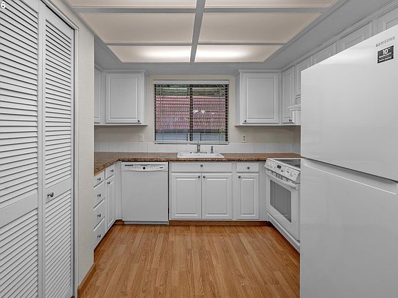 4th image of 2802 Treetop Ln