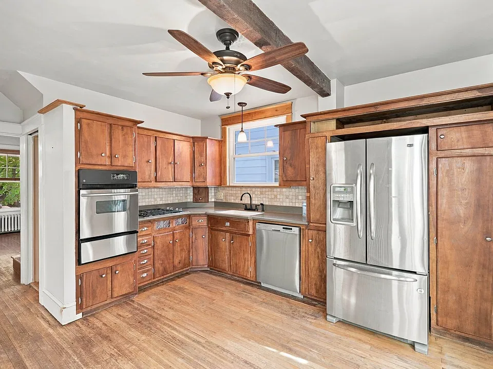 28 W Lemon St