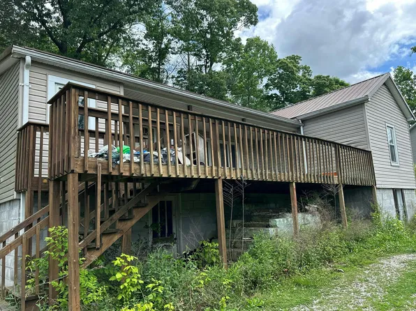 32 Hummingbird Ln, Hazard, KY 41701