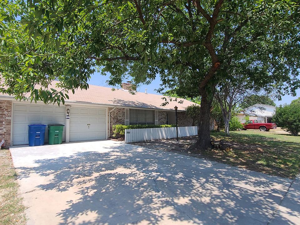 1st image of 255 Meadow Path Dr