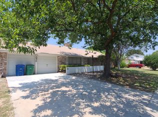 255 Meadow Path Dr, San Antonio, TX 78227