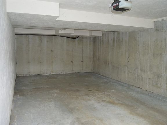 5th image of 39 Meetinghouse Ln #39