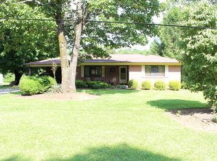 2918 28th St NE, Hickory, NC 28601