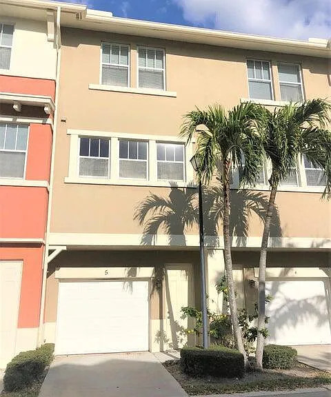 810 Marina Del Ray Ln #5 — Photo 3
