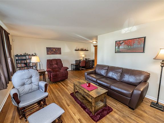 2nd image of 6826 Stillmore Dr