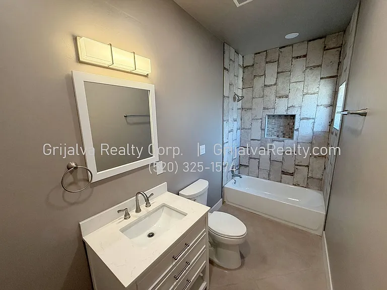3861 3rd — Photo 33