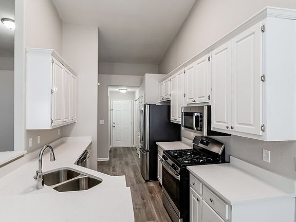 5th image of 106 Garden Walk