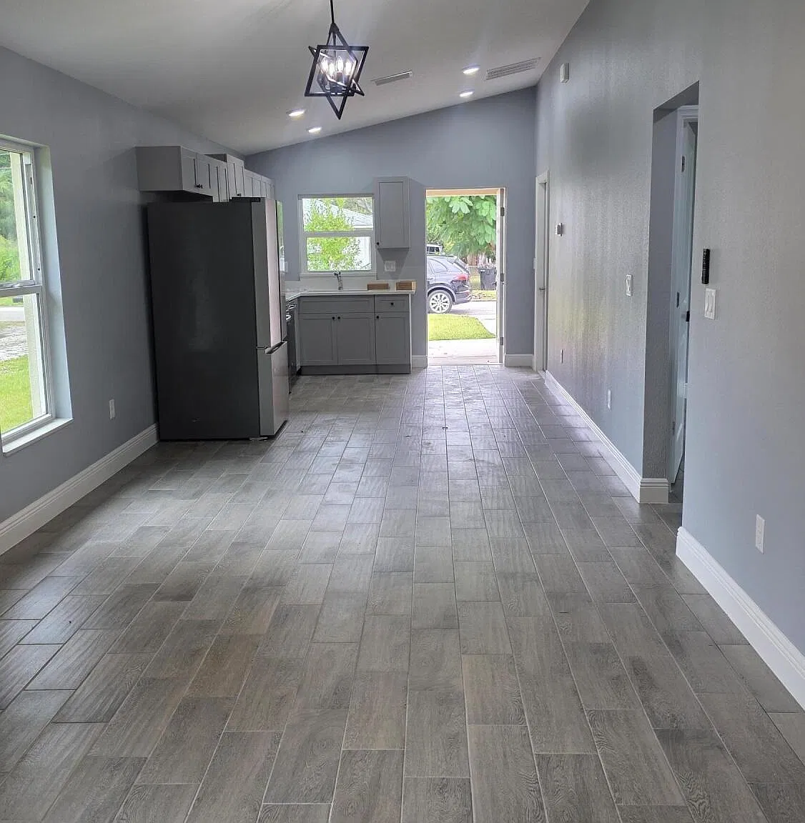 3 bed, 2.0 bath, 1100 sqft, $1,800 — Photo 3