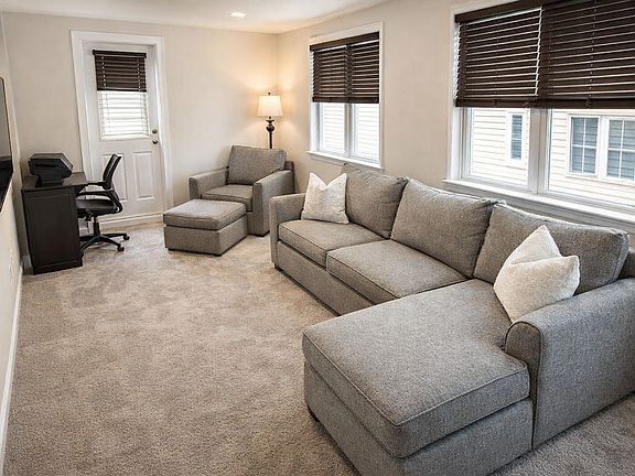 3rd image of 2481 NE 2nd Ave