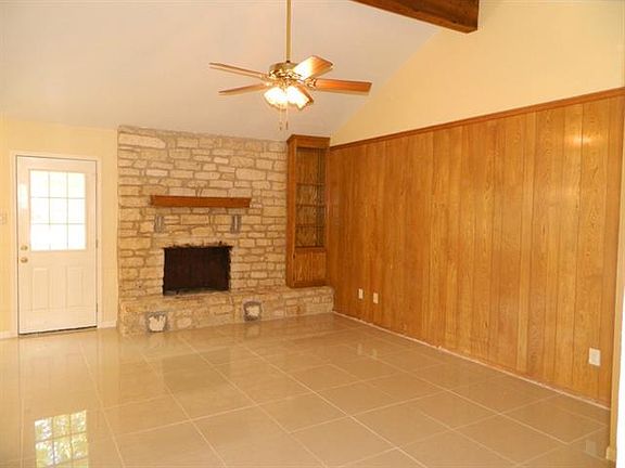 2nd image of 416 Meadowcreek Cir