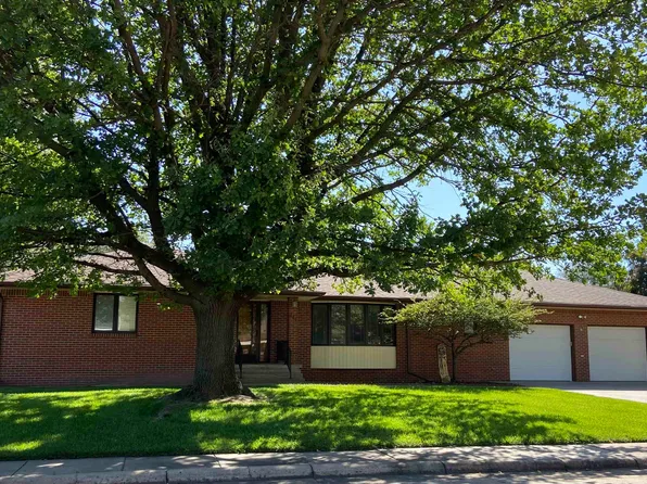 111 E 5th St, Ellinwood, KS 67526