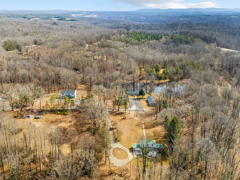 228 Newcomb Dr — Photo 33