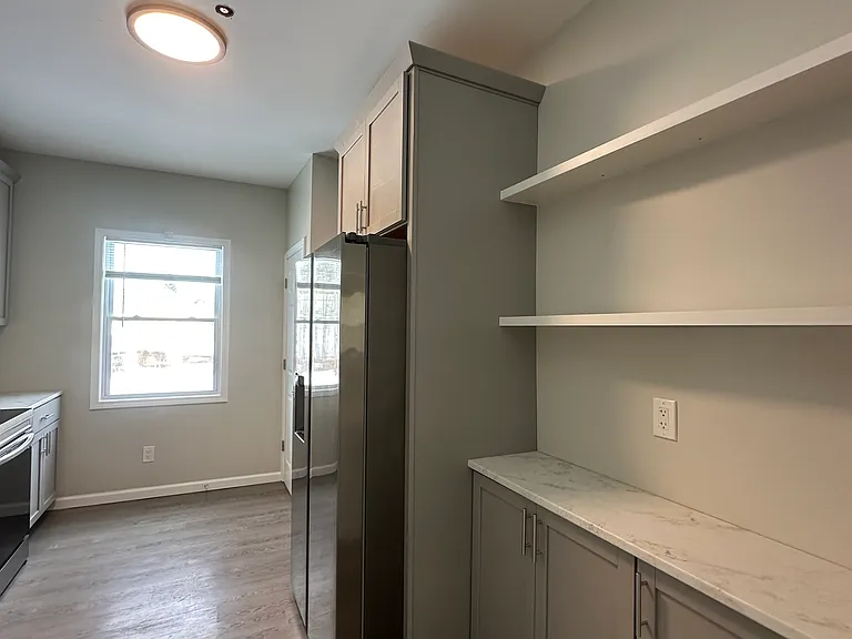 18 Congress Ave — Photo 9