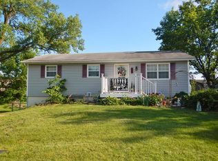 432 E Clearview Dr, Laquey, MO 65202
