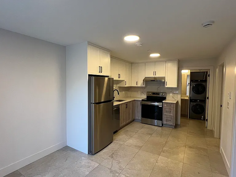 5832 Laurel St — Photo 4