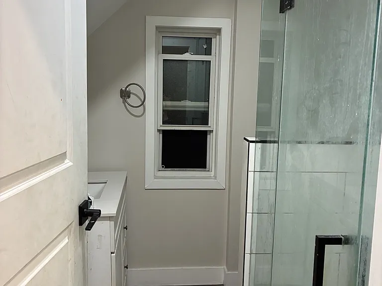 748 Barton St E #1 — Photo 4