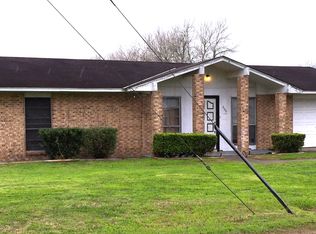 609 E Heaton St, Cuero, TX 77954