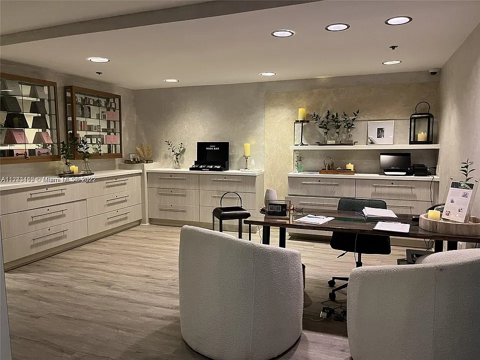 1395 Brickell Ave #2911