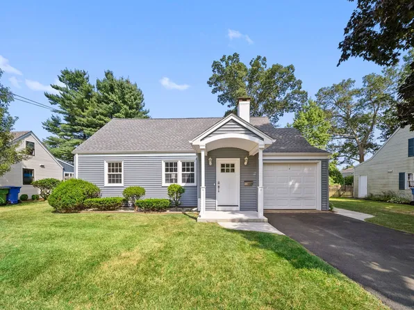 21 Oakwood Manor, Cromwell, CT 06416