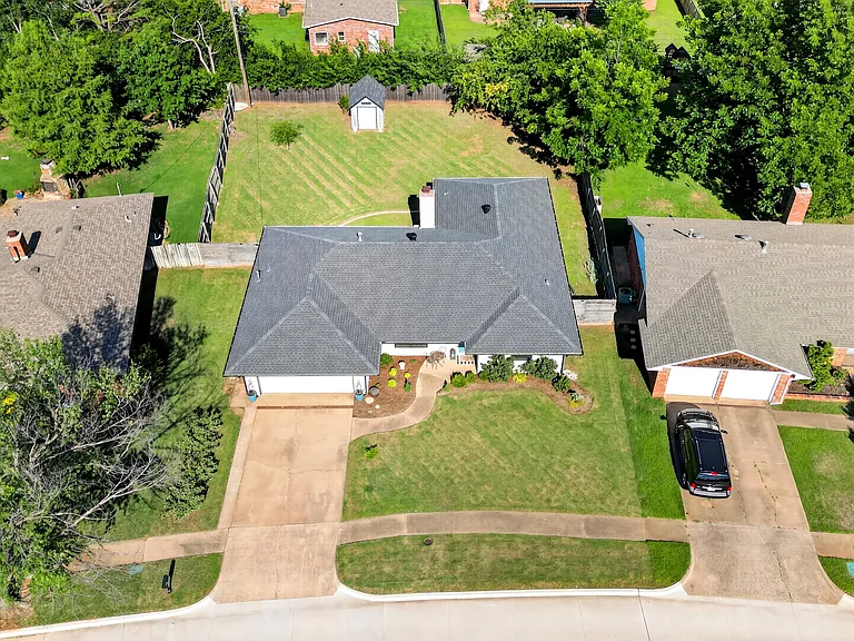 3304 Jim Robison Dr — Photo 3