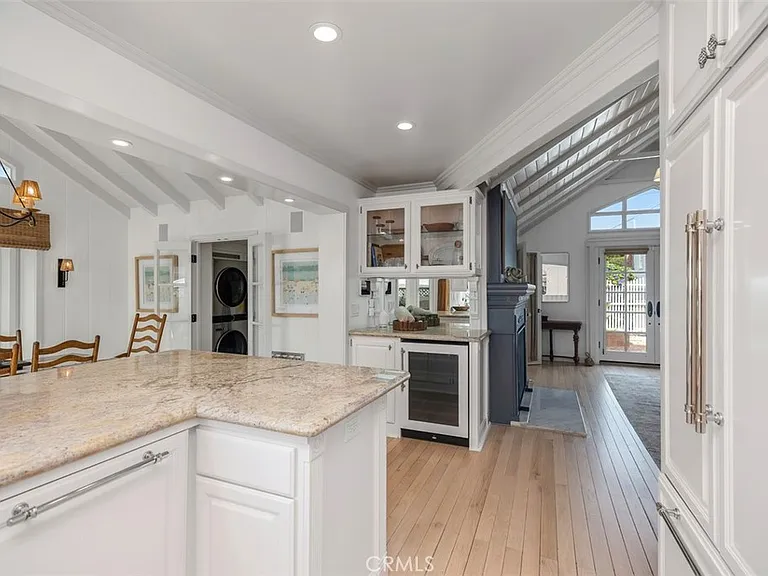 501 Lombardy Ln — Photo 11