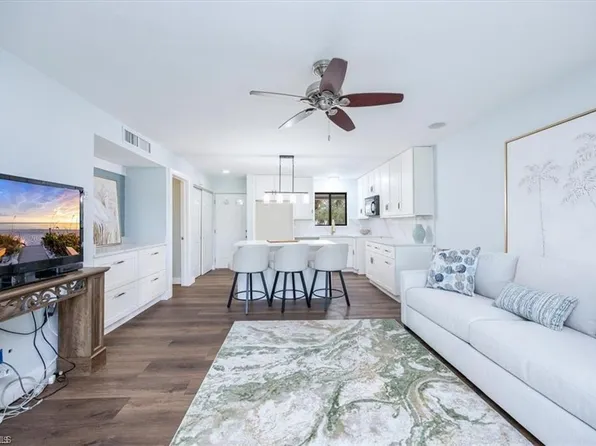 746 Eagle Creek DR #203, NAPLES, FL 34113