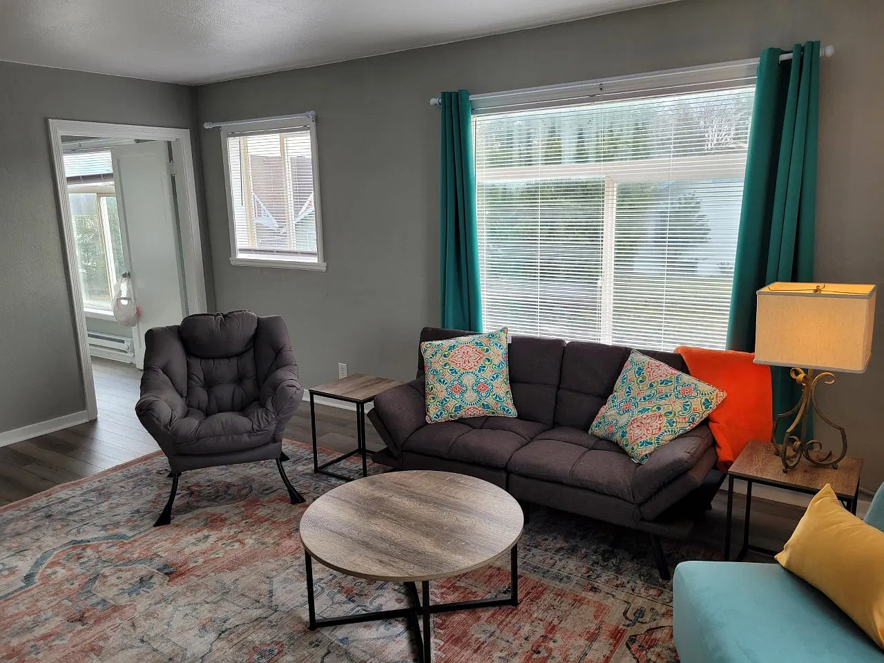 1 bed, 1100 sqft, $1,700 — Photo 2
