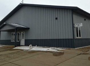 655 51st St, Marion, IA 52302