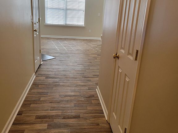 2nd image of 11180 Saintsbury Pl