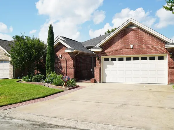 716 N 31st St, Nederland, TX 77627