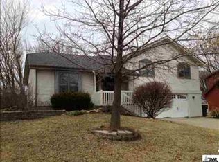 3343 SE Meadowview Dr, Topeka, KS 66605