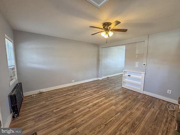 3rd image of 333 Magnolia Ter