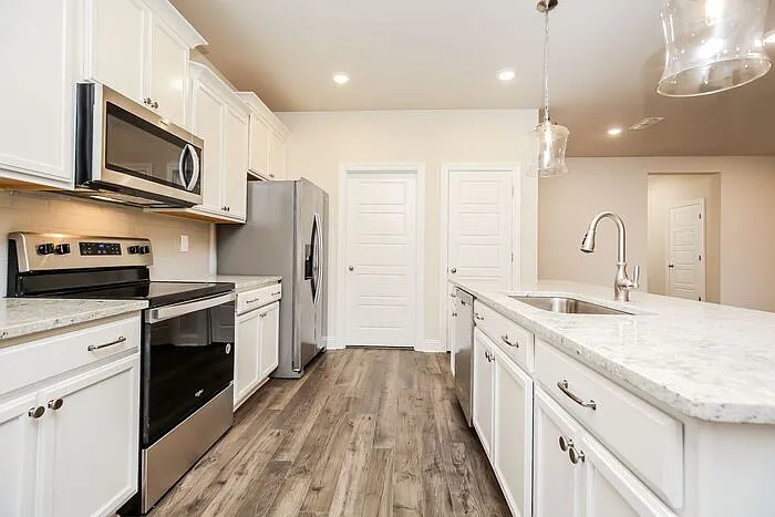 3 bed, 3.0 bath, 2253 sqft, $2,545 — Photo 3