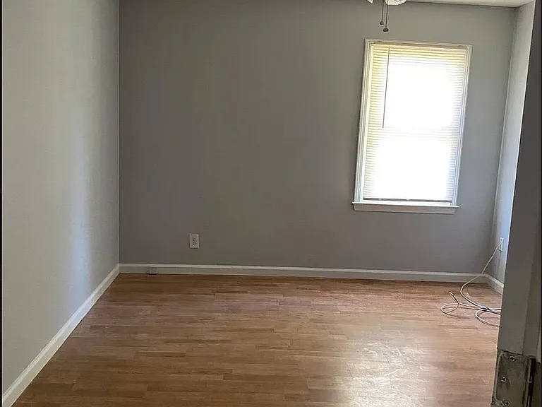 1916 Patterson Cir — Photo 3
