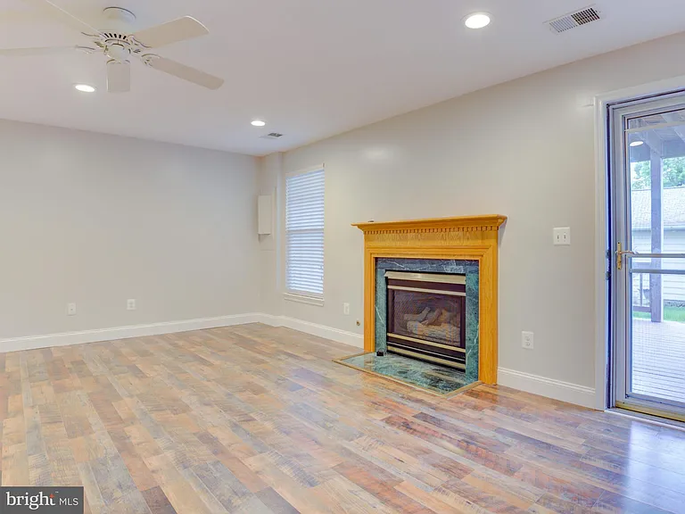 20362 Hartwell St — Photo 31