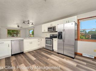 2300 S Greenview St, Appleton, WI 54915