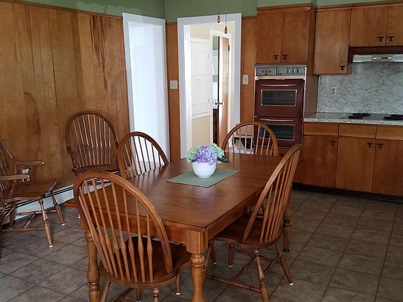 Large eat in kitchen