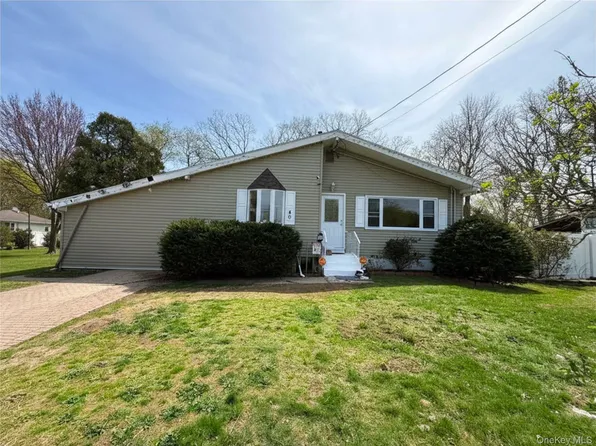 40 Chapel Hill Drive, Brentwood, NY 11717