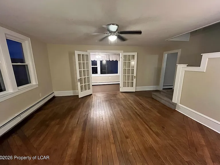 260 E Grove St — Photo 11