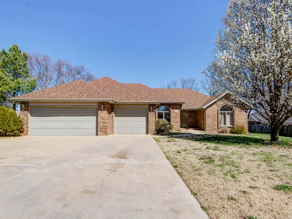 3721 W Birchwood Court, Springfield, MO 65807