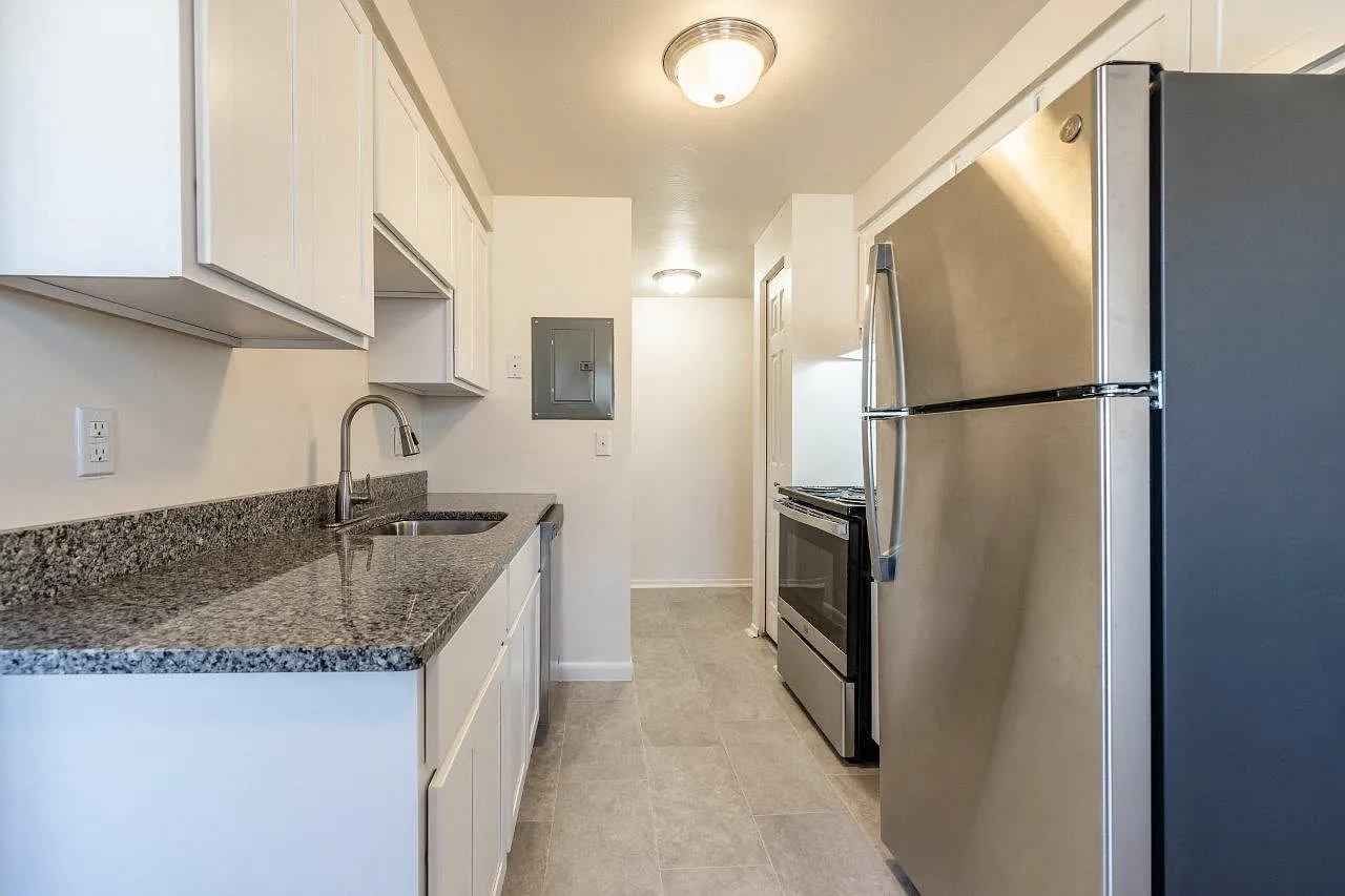 East Ridge Manor Apartment Homes — Photo 2