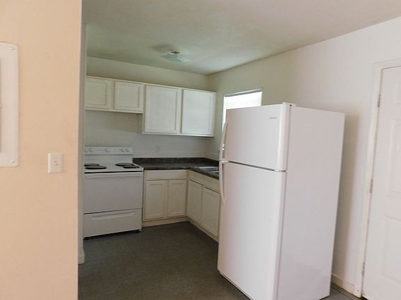 3rd image of 715 Richardson St
