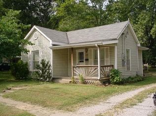 605 N Ash St, Nevada, MO 64772