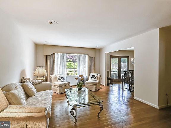 2nd image of 2 Perrywood Ct