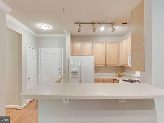5th image of 9480 Virginia Center Blvd Unit 215