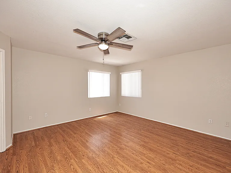 8935 W Windsor Ave — Photo 22
