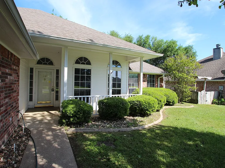 1727 Sapphire Cay — Photo 2